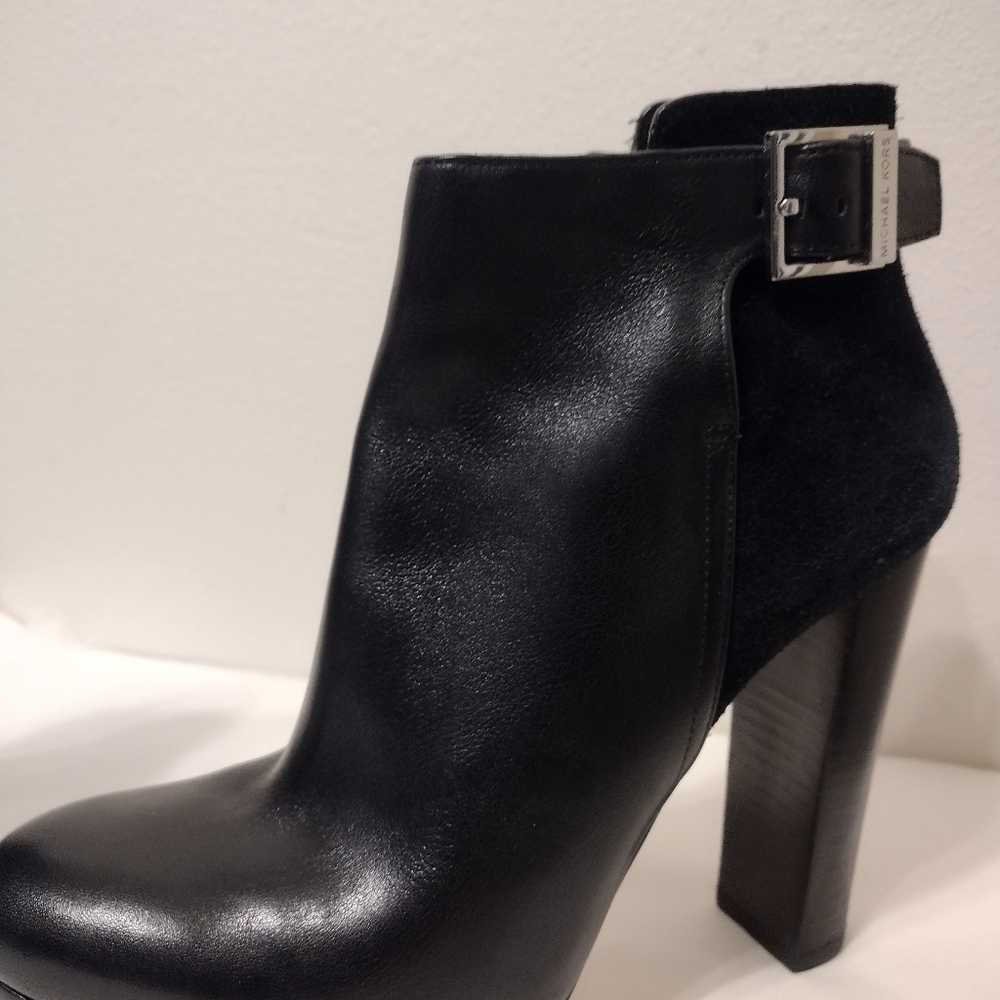 Michael Kors Black Leather & Suede Ankle Boots Size 8